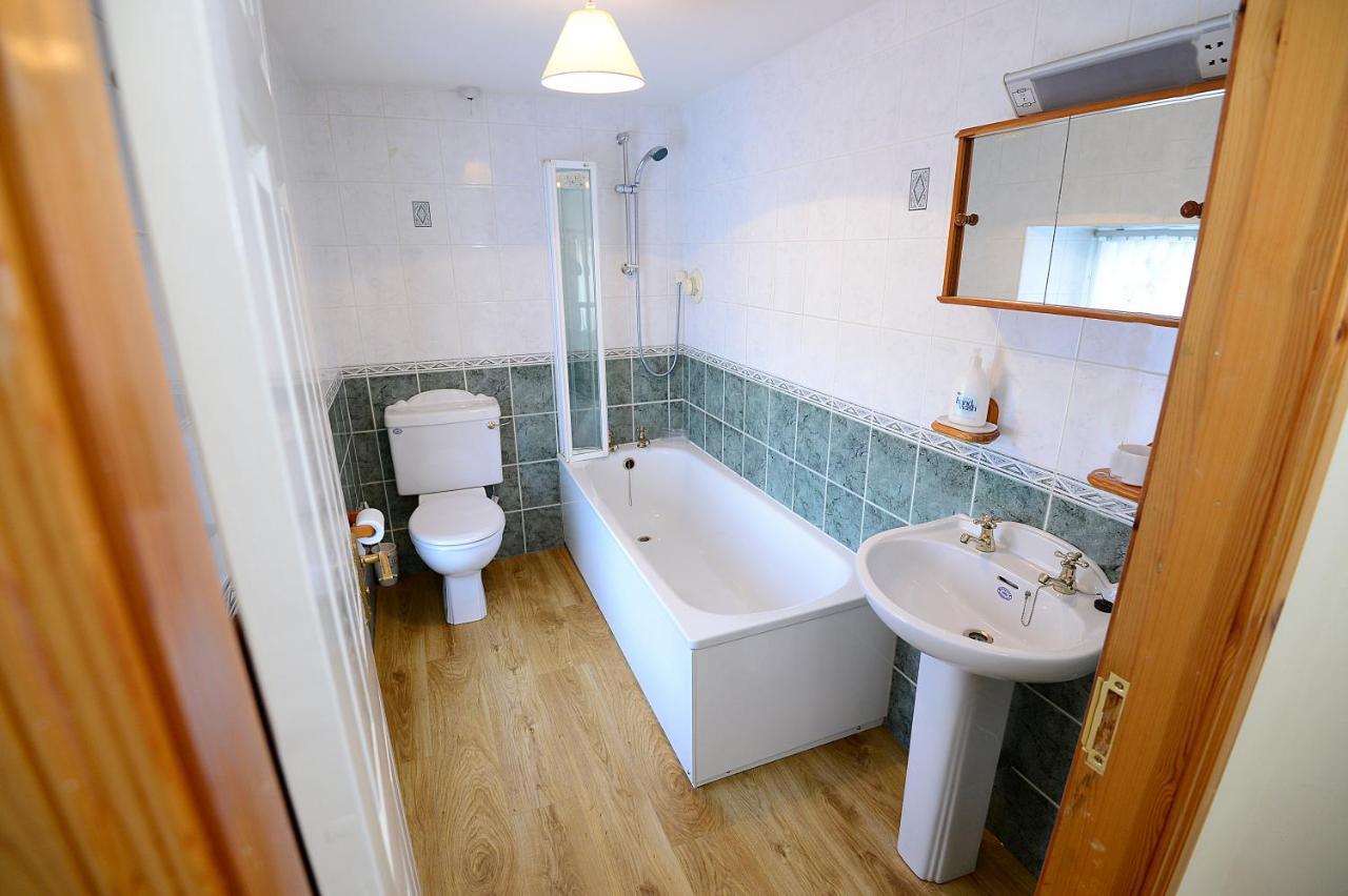 Village Cottage Bushmills Bagian luar foto