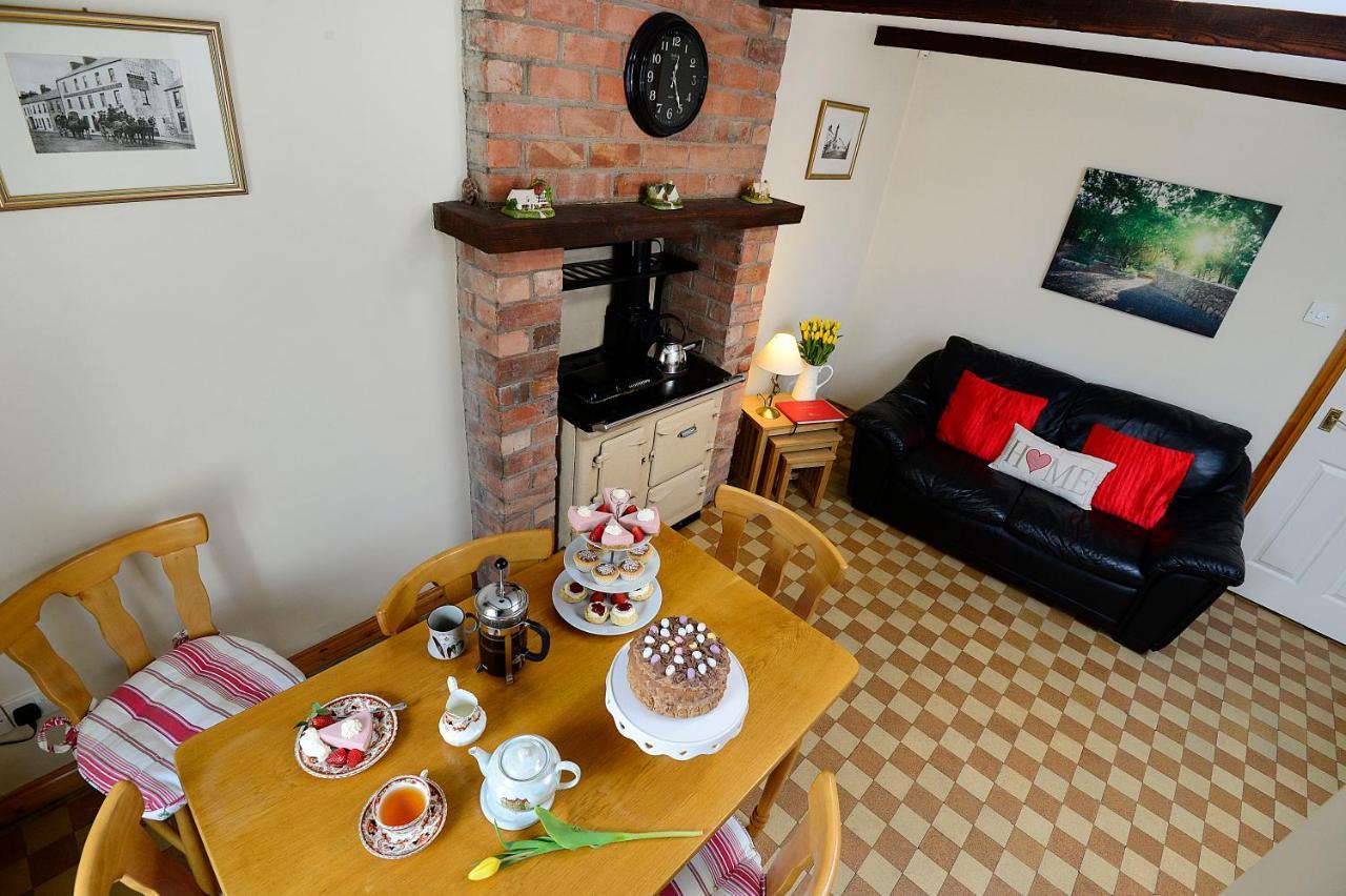 Village Cottage Bushmills Bagian luar foto